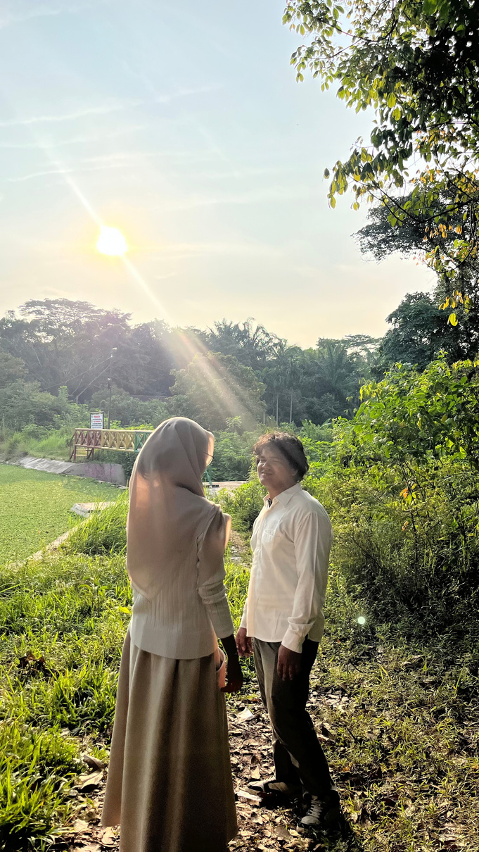 Berjalan berdampingan